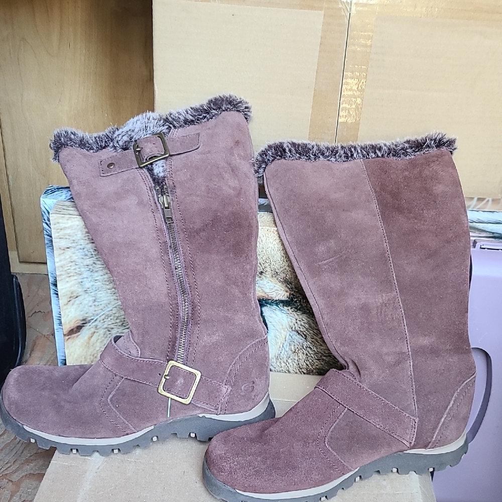 Skechers Brown Suede Fur-Trim Boots...never worn